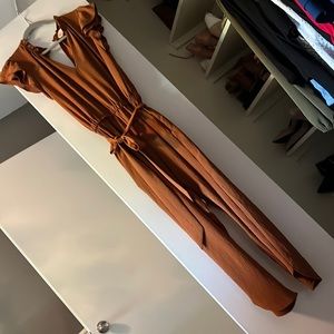 Evereve jumpsuit rust color